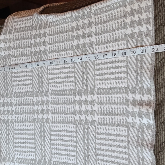 Max Studio Sweater - Picture 11 of 13